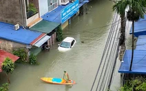 Thái Nguyên mưa như trút nước, người dân ngủ dậy nước đã ngập đầy nhà