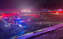 Rơi trực thăng trên đường cao tốc bang California, nhiều người bị thương