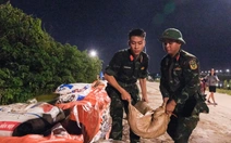 Già trẻ gái trai ở Bắc Ninh tình nguyện cùng bộ đội, công an đắp đê ngăn nước lũ sông Cầu