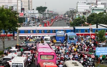 HĐND TP.HCM: Cần tháo ‘nút cổ chai’ quốc lộ 13 báo Tuổi Trẻ nêu, trong khi chờ mở rộng toàn tuyến