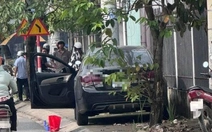 Phong tỏa hiện trường vụ phát hiện xác chết nữ giới trong cốp ô tô ở xã Đông Thạnh, TP.HCM