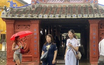 Hôm qua còn ngập bùn, hôm nay phố cổ Hội An đã sáng đèn đón du khách