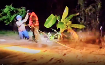 Vỡ hồ chứa tự đắp trên núi Tuy Phong, nước cuốn qua khu dân cư