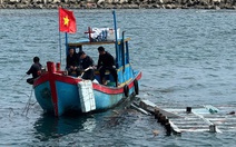 Quyết định của thuyền trưởng tàu cứu hộ ‘đâm tàu vào cảng’ để cứu 10 người