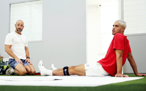 Carlos Alcaraz đeo dải băng đen để tăng sức mạnh trước ATP Finals