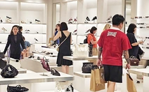 Sôi động mua sắm Ngày Độc thân