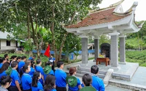 Đoàn tuyên giáo - báo chí TP.HCM dâng hương tại các địa chỉ đỏ của báo chí cách mạng