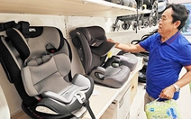 Gần thời điểm bắt buộc, người lớn đua sắm ghế ngồi ô tô cho trẻ em