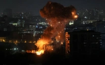 Chiến sự Nga - Ukraine leo thang: Kiev chìm trong hỏa lực, cảng dầu Nga cháy lớn