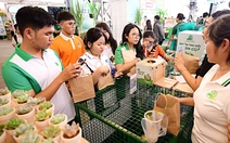 Đổi rác lấy quà, người tiêu dùng quen dần với sống xanh