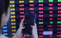Phát hiện 2 phụ nữ dùng 19 tài khoản thao túng thị trường chứng khoán