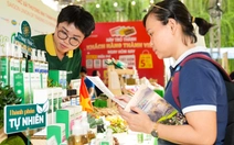 Thử mỹ phẩm thiên nhiên, nếm mật hoa dừa hữu cơ miễn phí tại Việt Nam Xanh 2025