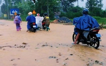 Mưa trắng trời, nhiều xã miền núi ở Huế ngập cục bộ