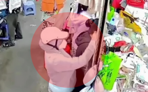 Bắt đối tượng dàn cảnh, móc túi trộm tài sản ở chợ Tân Quy