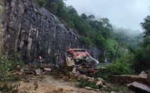 Đất đá đèo Khánh Lê đổ trúng xe khách FUTA, bước đầu ghi nhận 6 người tử vong