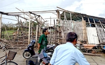 Lốc xoáy quét qua làm tốc mái 11 nhà dân tại Gia Lai