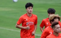 Văn Trường lên xe cấp cứu, U22 Việt Nam lo lắng cho SEA Games 33