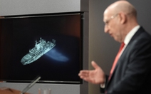 Anh tố tàu Nga xâm nhập vùng biển và chiếu laser vào phi công