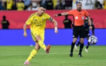 Tim Ronaldo 'loạn nhịp' khi thực hiện quả phạt đền trước Al Fayha