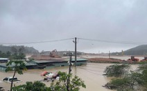 40 công nhân thi công cao tốc Chí Thạnh - Vân Phong kẹt giữa lũ, thiếu lương thực và nước uống