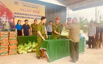 Đổi quà lấy vũ khí bảo vệ an toàn cho gia đình, bình yên cho bản làng