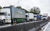 Quốc lộ 1 từ Sông Cầu đến Tuy An kẹt nghiêm trọng, hàng ngàn xe 'chôn bánh'