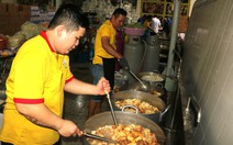 TP.HCM ‘đỏ lửa’ 4 bếp ăn phục vụ cho bà con vùng lũ Khánh Hòa