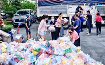 Người dân TP.HCM trao yêu thương đến đồng bào vùng lũ