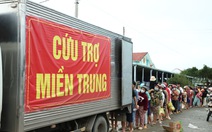 Những chuyến xe chở nghĩa tình về vùng lũ Phú Yên cũ