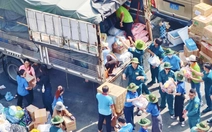 'Thấy mọi người cùng hướng về đồng bào vùng lũ, mình không còn thấy mệt nữa'