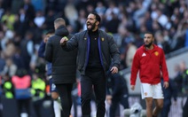 HLV Amorim: 'Chúng tôi không biết phải làm gì khi đối thủ chỉ còn 10 người'