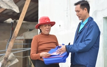 Báo Tuổi Trẻ chuyển khẩn cấp 100 suất quà của bạn đọc đến người dân vùng lũ Phú Yên cũ
