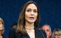 Angelina Jolie bị chỉ trích vì chuyến thăm Ukraine ồn ào