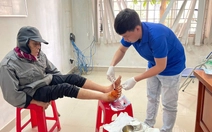 Y, bác sĩ từ TP.HCM, Đồng Nai đến với bà con vùng lũ Phú Yên