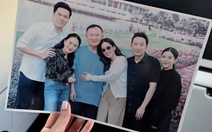 Bà Paetongtarn đăng ảnh cả gia đình chụp với ông Thaksin trong tù
