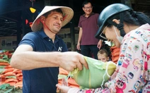 Phiên chợ quê 0 đồng cho người dân vùng lũ Nha Trang