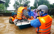 Người dân Đà Nẵng giật mình vì nước lũ dâng nhanh sau một đêm