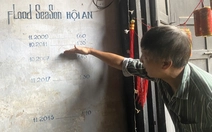 Những mốc lũ lụt xót xa