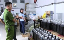 Pha hóa chất làm nước mắm giả, bột giặt giả thương hiệu nổi tiếng