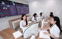 VN-Index hướng tới kỷ lục 2.000 điểm, thời cơ làm giàu thực sự từ chứng khoán?