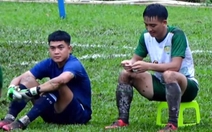 Trọng tài 'bẻ còi', cầu thủ đình công 10 phút ở Giải hạng ba