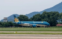 Hàng không hoãn, hủy nhiều chuyến bay do bão Kalmaegi