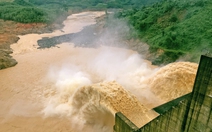 Chạy đua với bão Kalmaegi, thủy điện ở Đà Nẵng đồng loạt xả điều tiết