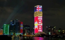 Tỏa sáng rực rỡ quốc kỳ trong tuần lễ hữu nghị Việt - Anh tại tòa tháp Saigon Marina IFC