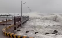 Bão Kalmaegi với gió mạnh cấp 14 đang ở trên vùng biển Đắk Lắk - Gia Lai