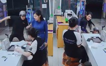 Thanh niên trượt ngã dập mông vì tí tởn