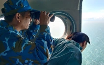 Huy động trực thăng tìm 3 người mất tích trên vùng biển Lý Sơn