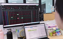 Chứng khoán mất 44 điểm, VN-Index thủng mốc 1.600 cuối phiên