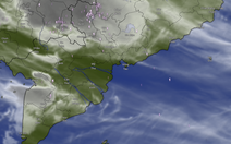 Khối mây dông đậm đen ở TP.HCM giáp Đồng Nai từ chiều đến tối gây dông lốc dữ dội