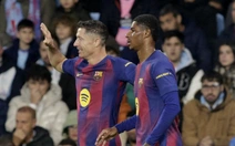 Lewandowski trở lại đá chính, lập hat-trick giúp Barca thắng đậm